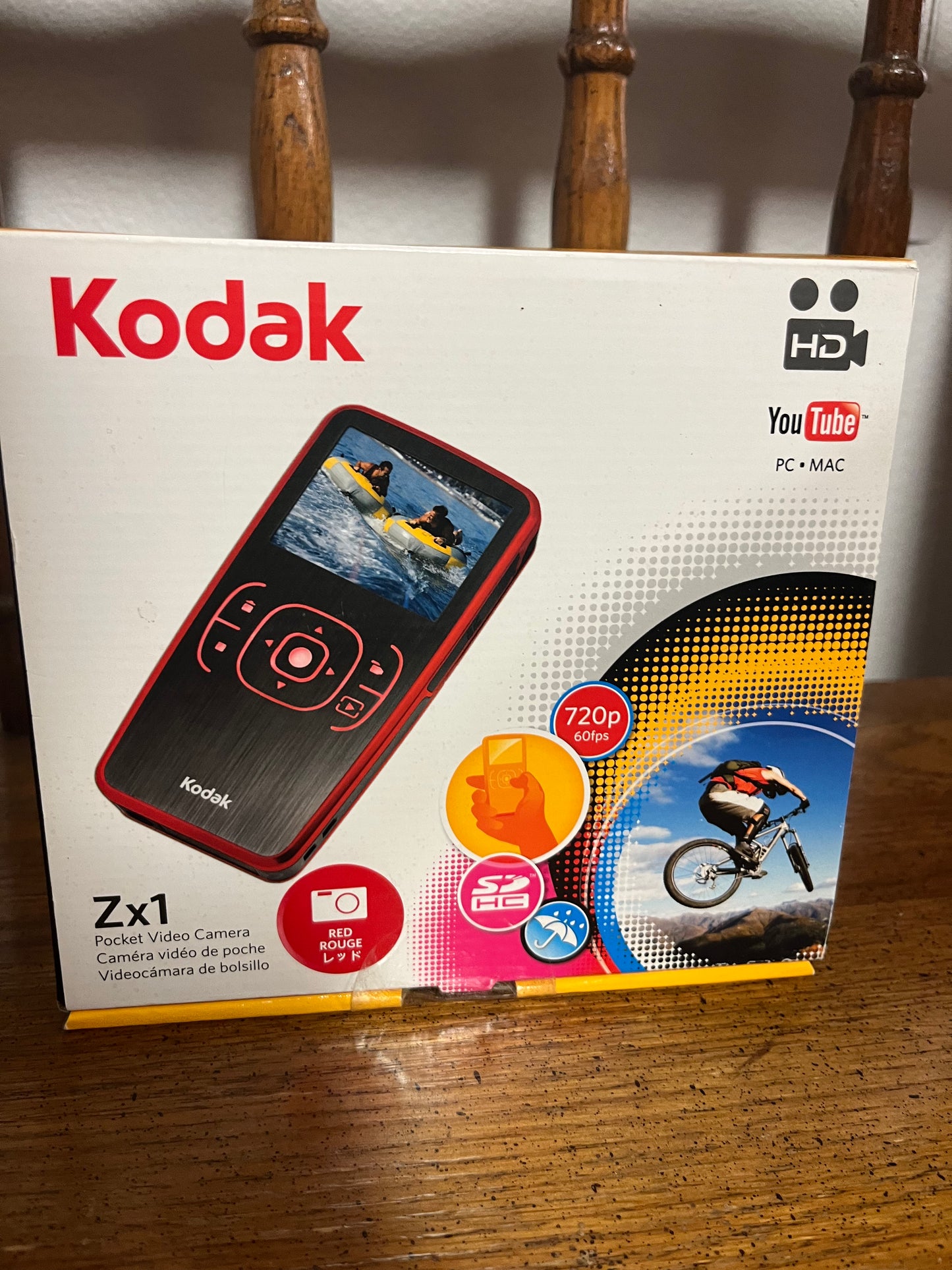 Kodak Zx1 Pocket Video Camera Red Rouge 720p HD Weather Resistant Kodak Zx1 Pocket Video Camera Red Rouge 720p HD Weather Resistant